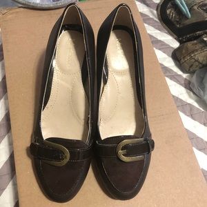 New Madeline Brown Buckle Size 8 heels